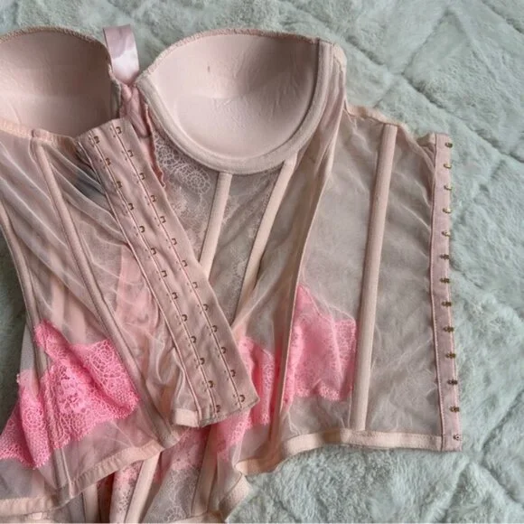 Victoria's SecretPink Front Lace Up Lace Bustier CorsetSize 34B